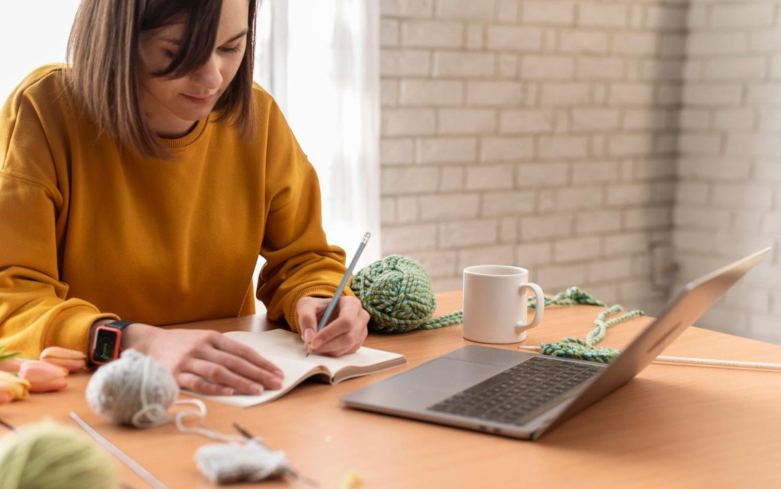 Session de formation interactive en salle de classe moderne